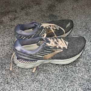 Brooks Gray and Tan Sneakers with Cushioned Midsole